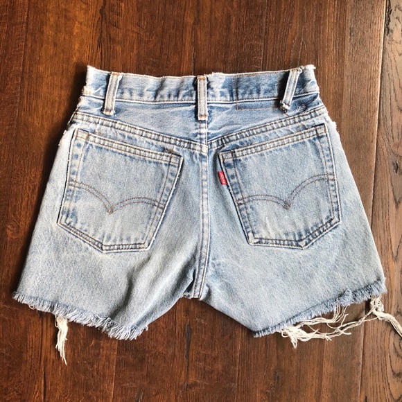 SOLD Vintage Levi 501 mom jeans - Picture 2 of 3